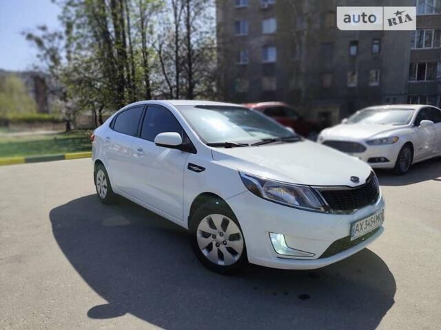 Белый Киа Рио, объемом двигателя 1.6 л и пробегом 138 тыс. км за 8450 $, фото 7 на Automoto.ua