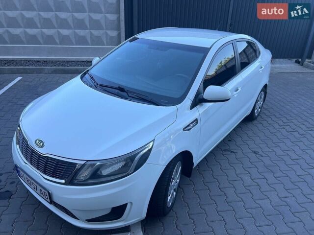 Білий Кіа Ріо, об'ємом двигуна 1.4 л та пробігом 171 тис. км за 6800 $, фото 3 на Automoto.ua