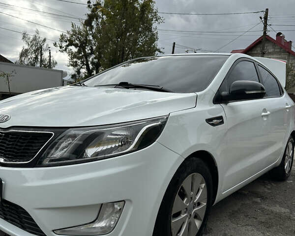Киа Рио 2012 в Ивано-Франковске на Automoto.ua Белый Киа Рио, объемом двигателя 1.59 л и пробегом 149 тыс. км за 8000 $, фото 5 на Automoto.ua