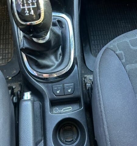 Білий Кіа Ріо, об'ємом двигуна 1.59 л та пробігом 221 тис. км за 6000 $, фото 15 на Automoto.ua