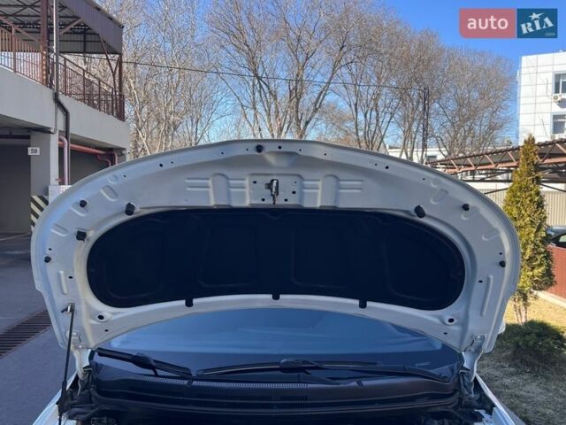 Білий Кіа Ріо, об'ємом двигуна 1.6 л та пробігом 48 тис. км за 10200 $, фото 6 на Automoto.ua