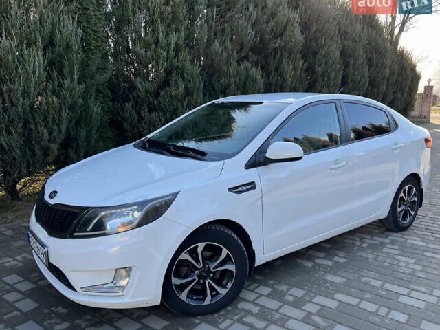 Белый Киа Рио, объемом двигателя 1.4 л и пробегом 144 тыс. км за 6300 $, фото 3 на Automoto.ua