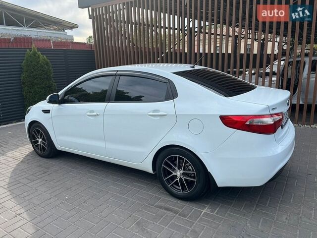 Белый Киа Рио, объемом двигателя 1.6 л и пробегом 174 тыс. км за 7700 $, фото 1 на Automoto.ua