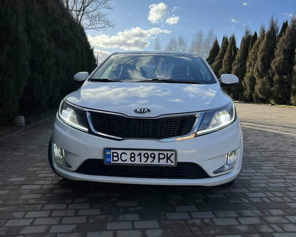 Белый Киа Рио, объемом двигателя 1.4 л и пробегом 144 тыс. км за 6300 $, фото 58 на Automoto.ua