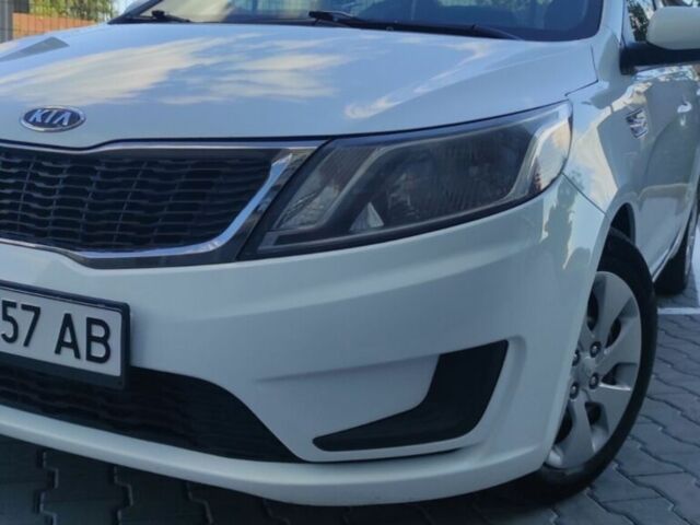Белый Киа Рио, объемом двигателя 1.4 л и пробегом 168 тыс. км за 6800 $, фото 23 на Automoto.ua