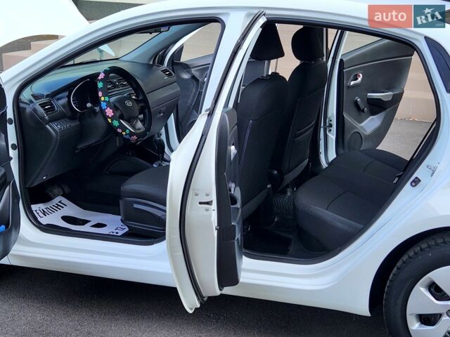Белый Киа Рио, объемом двигателя 1.4 л и пробегом 143 тыс. км за 9350 $, фото 37 на Automoto.ua