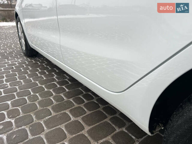 Белый Киа Рио, объемом двигателя 1.6 л и пробегом 42 тыс. км за 9700 $, фото 12 на Automoto.ua