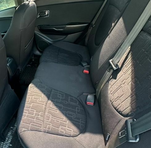 Белый Киа Рио, объемом двигателя 1.59 л и пробегом 221 тыс. км за 5800 $, фото 12 на Automoto.ua