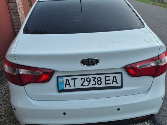 Белый Киа Рио, объемом двигателя 1.6 л и пробегом 120 тыс. км за 7200 $, фото 2 на Automoto.ua