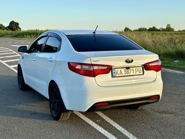 Білий Кіа Ріо, об'ємом двигуна 1.4 л та пробігом 142 тис. км за 6000 $, фото 8 на Automoto.ua