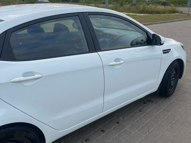 Белый Киа Рио, объемом двигателя 1.59 л и пробегом 262 тыс. км за 5700 $, фото 14 на Automoto.ua