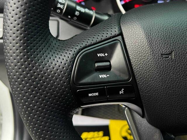 Белый Киа Рио, объемом двигателя 1.6 л и пробегом 150 тыс. км за 7100 $, фото 19 на Automoto.ua