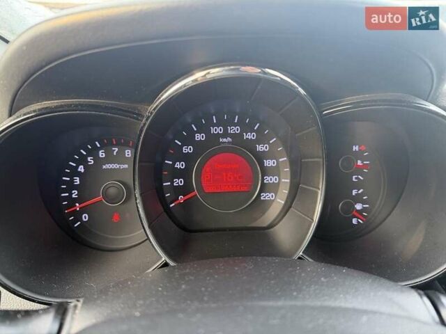 Білий Кіа Ріо, об'ємом двигуна 1.6 л та пробігом 196 тис. км за 7800 $, фото 5 на Automoto.ua