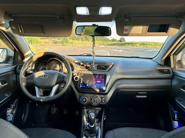Білий Кіа Ріо, об'ємом двигуна 1.4 л та пробігом 142 тис. км за 6000 $, фото 17 на Automoto.ua