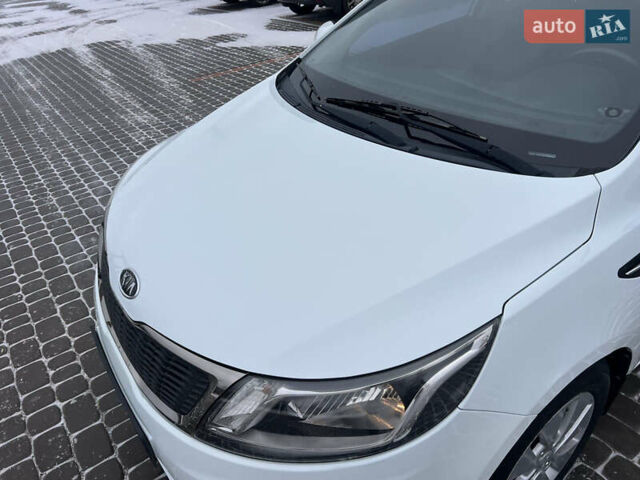 Белый Киа Рио, объемом двигателя 1.6 л и пробегом 42 тыс. км за 9700 $, фото 15 на Automoto.ua