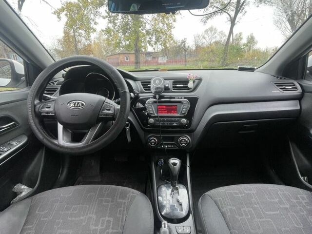 Білий Кіа Ріо, об'ємом двигуна 1.6 л та пробігом 280 тис. км за 8304 $, фото 4 на Automoto.ua