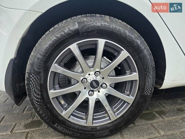 Белый Киа Рио, объемом двигателя 1.4 л и пробегом 288 тыс. км за 7500 $, фото 28 на Automoto.ua