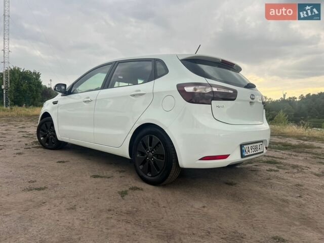 Белый Киа Рио, объемом двигателя 1.6 л и пробегом 200 тыс. км за 7500 $, фото 1 на Automoto.ua