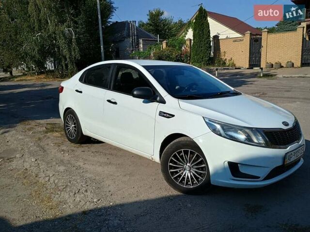 Белый Киа Рио, объемом двигателя 1.4 л и пробегом 224 тыс. км за 7200 $, фото 2 на Automoto.ua