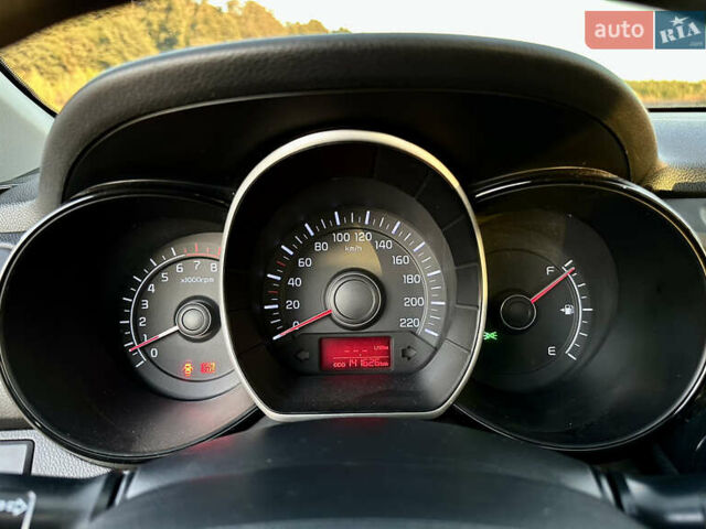 Білий Кіа Ріо, об'ємом двигуна 1.4 л та пробігом 142 тис. км за 6200 $, фото 32 на Automoto.ua