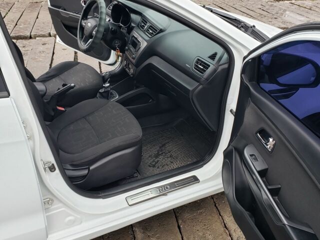Белый Киа Рио, объемом двигателя 1.6 л и пробегом 172 тыс. км за 5946 $, фото 8 на Automoto.ua