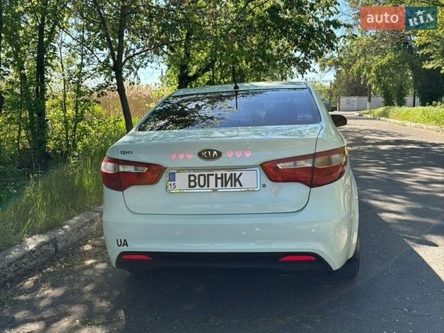 Белый Киа Рио, объемом двигателя 1.4 л и пробегом 131 тыс. км за 8999 $, фото 5 на Automoto.ua