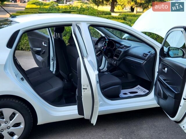 Белый Киа Рио, объемом двигателя 1.4 л и пробегом 143 тыс. км за 9350 $, фото 40 на Automoto.ua