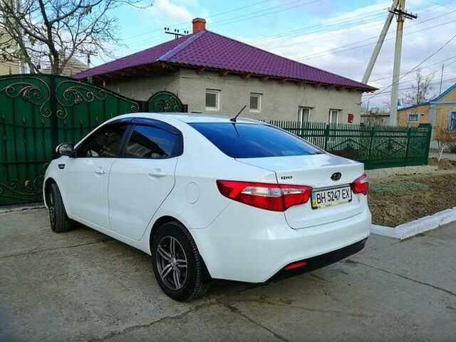 Белый Киа Рио, объемом двигателя 1.6 л и пробегом 135 тыс. км за 3000 $, фото 6 на Automoto.ua
