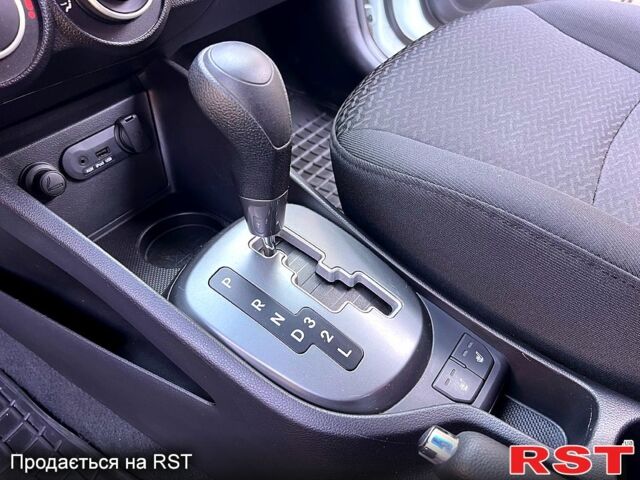 Белый Киа Рио, объемом двигателя 1.6 л и пробегом 48 тыс. км за 10200 $, фото 8 на Automoto.ua