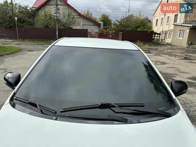 Киа Рио 2012 в Ивано-Франковске на Automoto.ua Белый Киа Рио, объемом двигателя 1.59 л и пробегом 149 тыс. км за 8000 $, фото 11 на Automoto.ua