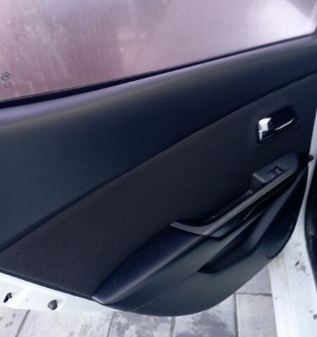 Білий Кіа Ріо, об'ємом двигуна 1.6 л та пробігом 150 тис. км за 7000 $, фото 23 на Automoto.ua