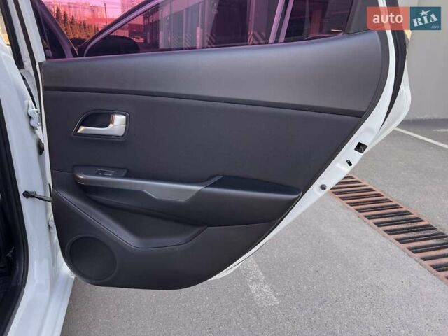 Білий Кіа Ріо, об'ємом двигуна 1.59 л та пробігом 48 тис. км за 10200 $, фото 21 на Automoto.ua