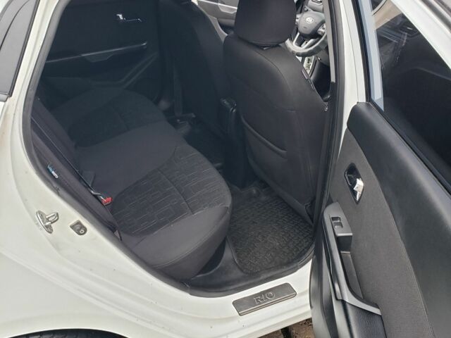 Белый Киа Рио, объемом двигателя 1.6 л и пробегом 172 тыс. км за 5946 $, фото 9 на Automoto.ua