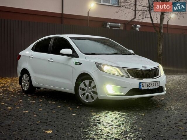 Белый Киа Рио, объемом двигателя 1.6 л и пробегом 160 тыс. км за 8250 $, фото 2 на Automoto.ua