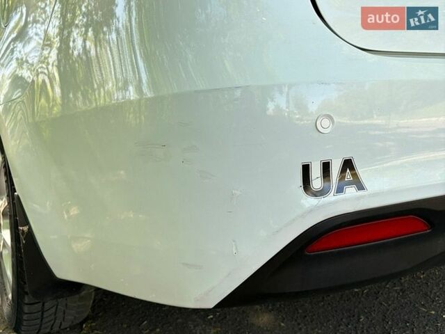 Белый Киа Рио, объемом двигателя 1.4 л и пробегом 131 тыс. км за 8999 $, фото 7 на Automoto.ua