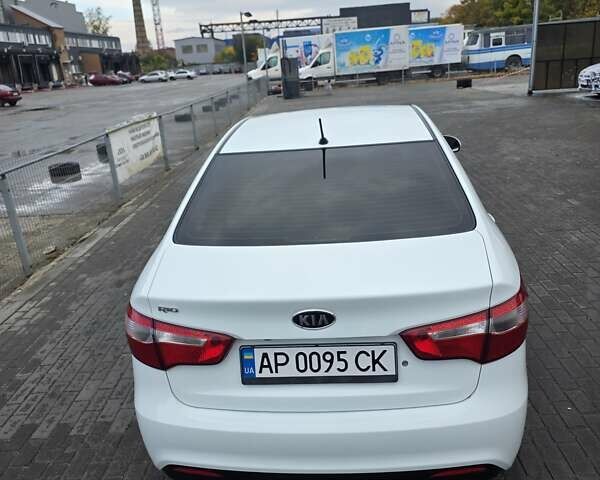 Белый Киа Рио, объемом двигателя 1.4 л и пробегом 288 тыс. км за 7000 $, фото 10 на Automoto.ua