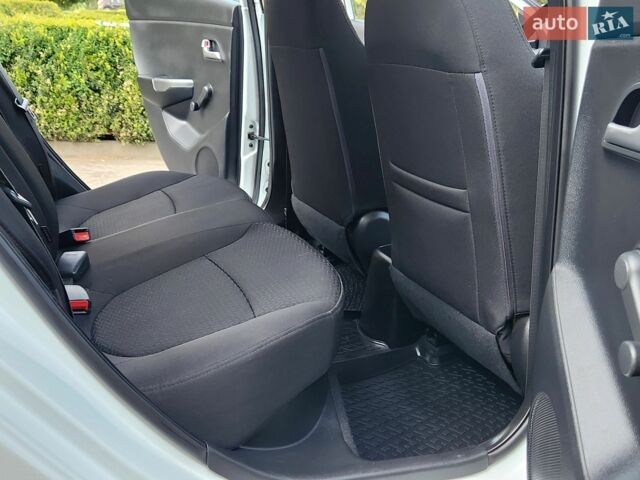 Белый Киа Рио, объемом двигателя 1.4 л и пробегом 143 тыс. км за 9350 $, фото 27 на Automoto.ua