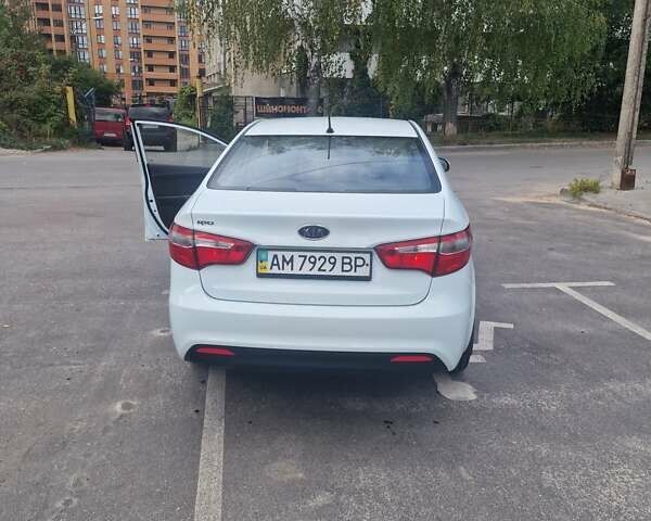 Белый Киа Рио, объемом двигателя 1.6 л и пробегом 152 тыс. км за 8300 $, фото 3 на Automoto.ua