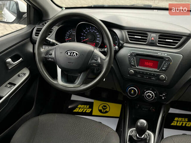 Белый Киа Рио, объемом двигателя 1.4 л и пробегом 200 тыс. км за 6900 $, фото 11 на Automoto.ua