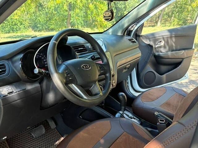 Белый Киа Рио, объемом двигателя 1.4 л и пробегом 131 тыс. км за 8499 $, фото 15 на Automoto.ua
