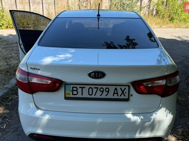 Белый Киа Рио, объемом двигателя 1.4 л и пробегом 129 тыс. км за 7500 $, фото 16 на Automoto.ua