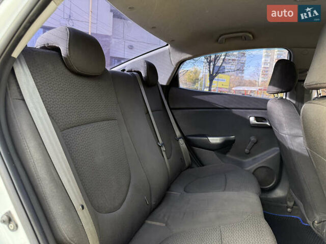 Кіа Ріо 2012 у Дніпро (Дніпропетровську) на Automoto.ua Білий Кіа Ріо, об'ємом двигуна 1.4 л та пробігом 218 тис. км за 5699 $, фото 8 на Automoto.ua