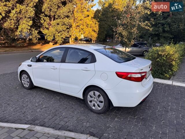 Белый Киа Рио, объемом двигателя 1.4 л и пробегом 81 тыс. км за 7499 $, фото 5 на Automoto.ua