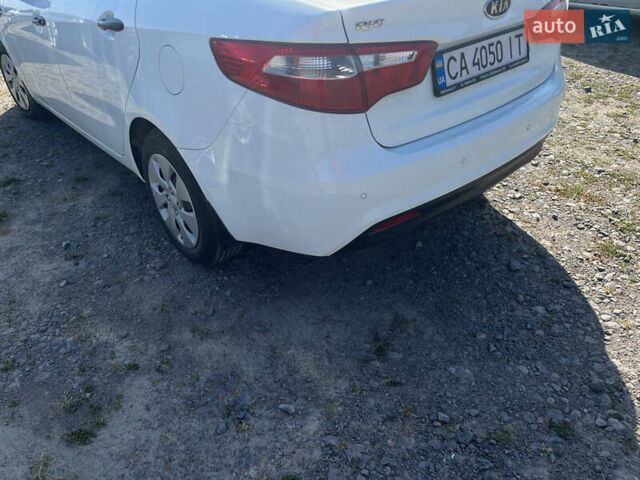 Белый Киа Рио, объемом двигателя 1.4 л и пробегом 41 тыс. км за 8700 $, фото 5 на Automoto.ua
