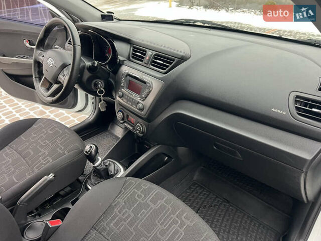 Белый Киа Рио, объемом двигателя 1.6 л и пробегом 42 тыс. км за 9700 $, фото 49 на Automoto.ua