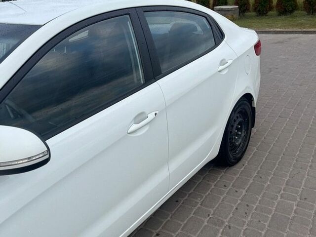 Белый Киа Рио, объемом двигателя 1.59 л и пробегом 262 тыс. км за 5700 $, фото 9 на Automoto.ua