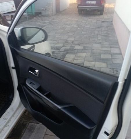 Білий Кіа Ріо, об'ємом двигуна 1.6 л та пробігом 150 тис. км за 7000 $, фото 3 на Automoto.ua