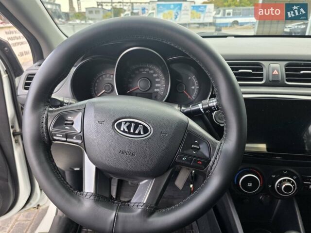 Белый Киа Рио, объемом двигателя 1.4 л и пробегом 288 тыс. км за 6500 $, фото 21 на Automoto.ua