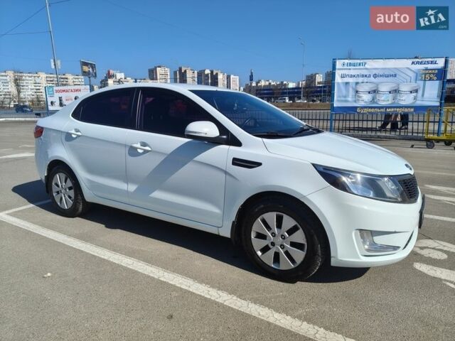 Белый Киа Рио, объемом двигателя 1.59 л и пробегом 124 тыс. км за 7700 $, фото 9 на Automoto.ua