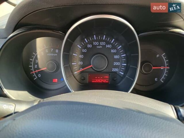 Белый Киа Рио, объемом двигателя 1.4 л и пробегом 224 тыс. км за 7200 $, фото 11 на Automoto.ua